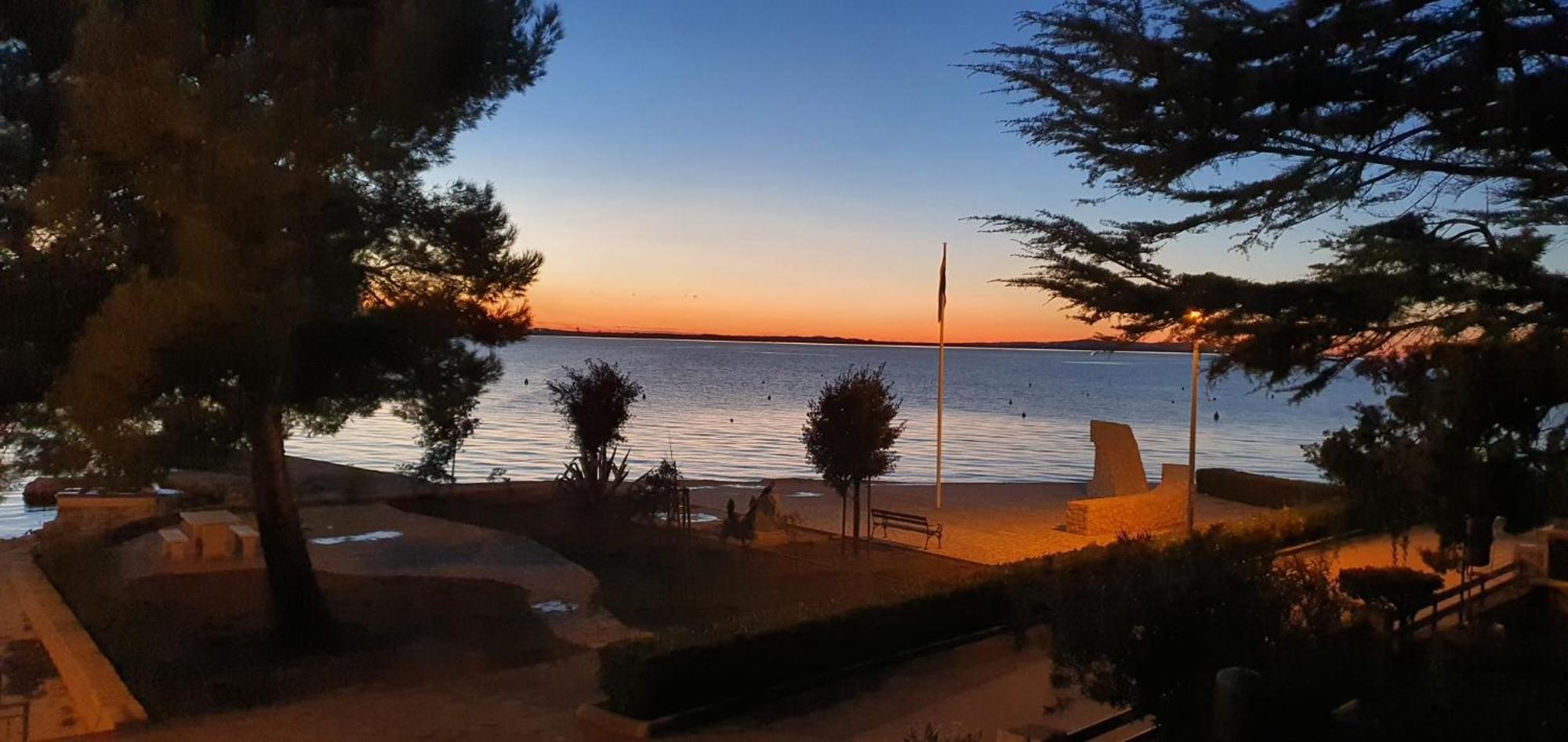 Sunset Lagoon Mulo